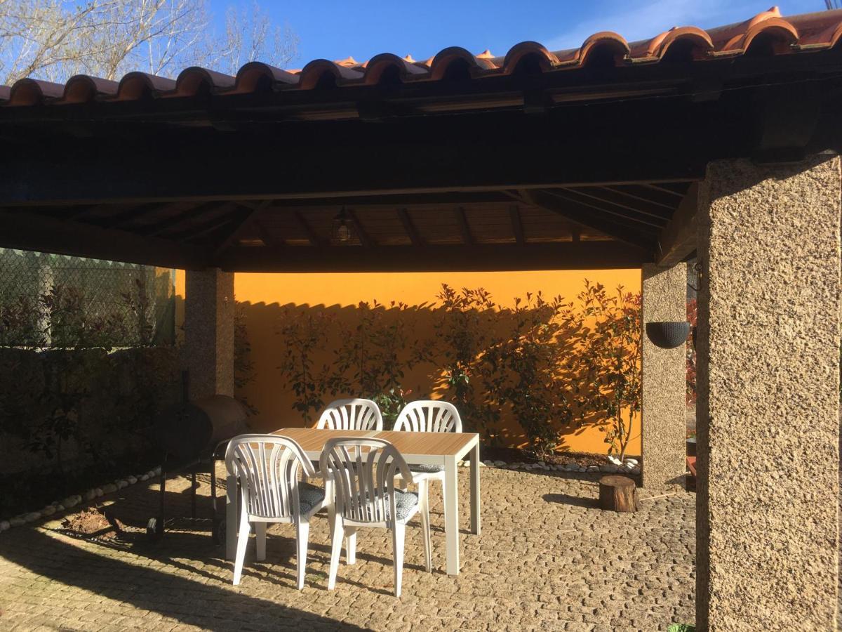 Bergui Guesthouse - Guimaraes Exterior photo